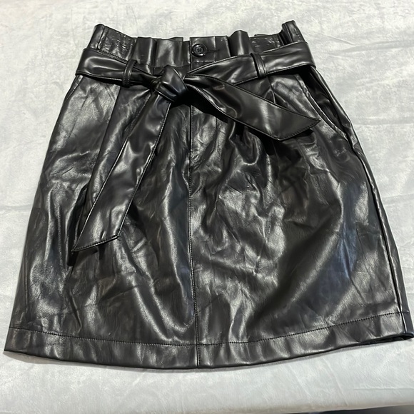 Kendall & Kylie Dresses & Skirts - NWT Kendall + Kylie Faux Leather Belted Skirt